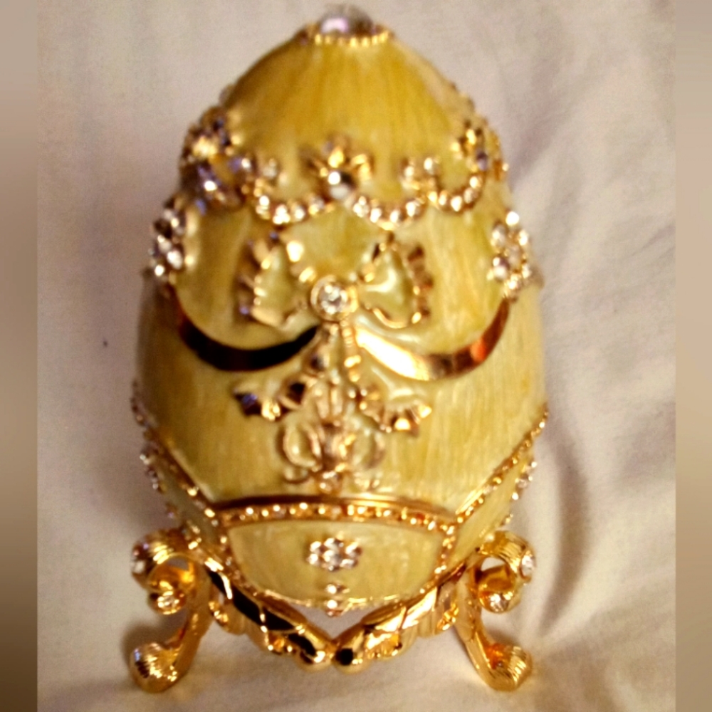 BEAUTIFUL MUSIC BOX EGG ■●